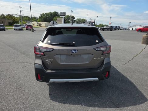 Used 2021 Subaru Outback Limited AWD/4WD image 3