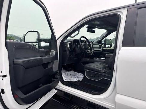 Used 2024 Ford F250 Lariat w/ Sport Appearance Package AWD/4WD image 13