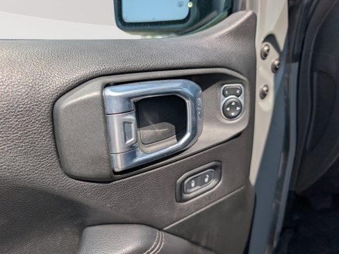 Used 2020 Jeep Wrangler Unlimited Sahara AWD/4WD image 20