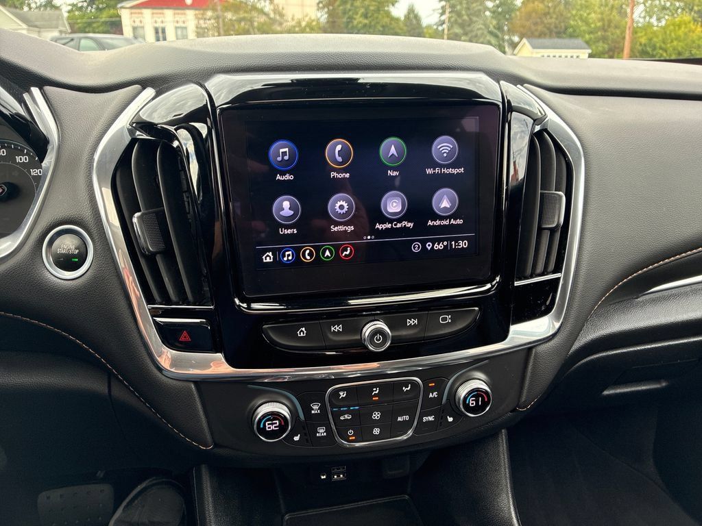 Used 2020 Chevrolet Traverse LT w/ LT Premium Package AWD/4WD image 17
