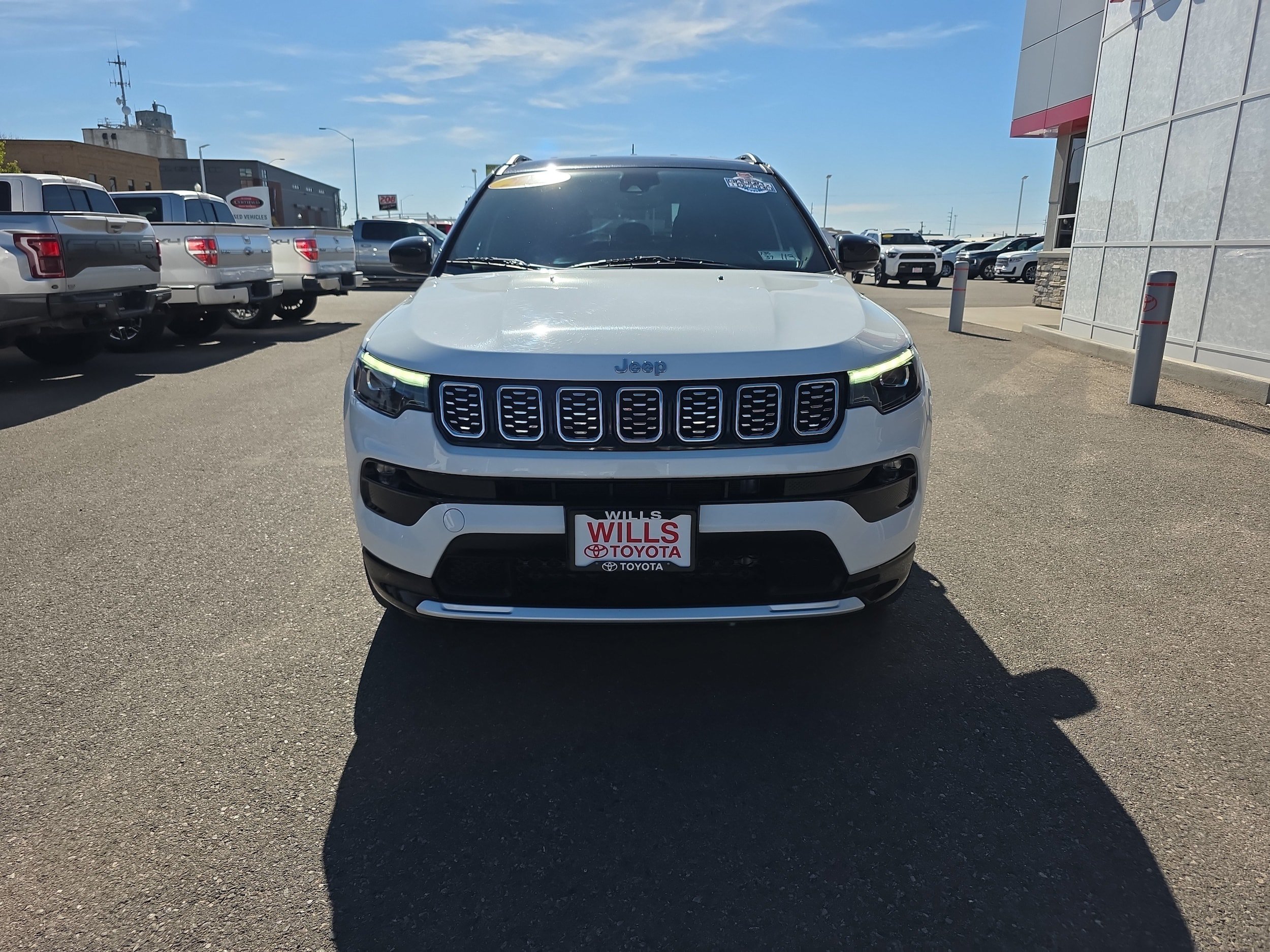 Used 2025 Jeep Compass Limited w/ Elite Group AWD/4WD image 5