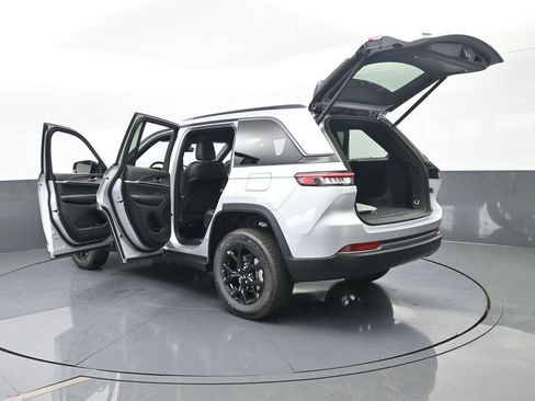 New 2026 Jeep Grand Cherokee Altitude image 59