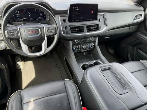 Used 2024 GMC Yukon SLT AWD/4WD image 11