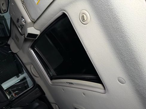 Used 2005 HUMMER H2 w/ Preferred Equipment Group AWD/4WD image 16