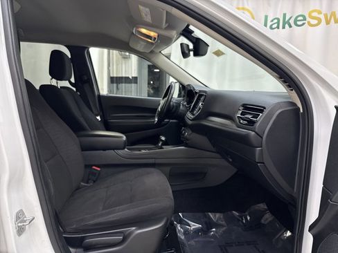 Used 2022 Dodge Durango SXT image 32