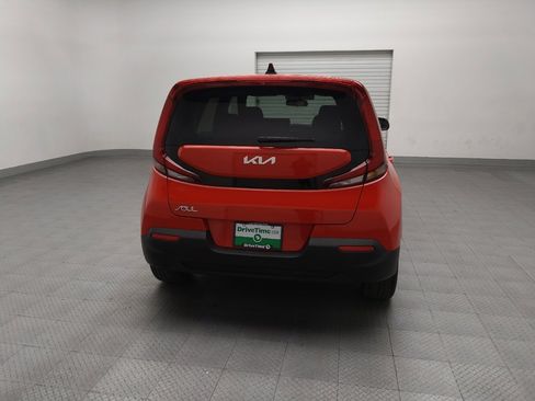 Used 2022 Kia Soul LX image 7