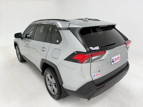 Used 2022 Toyota RAV4 XLE FWD image 38