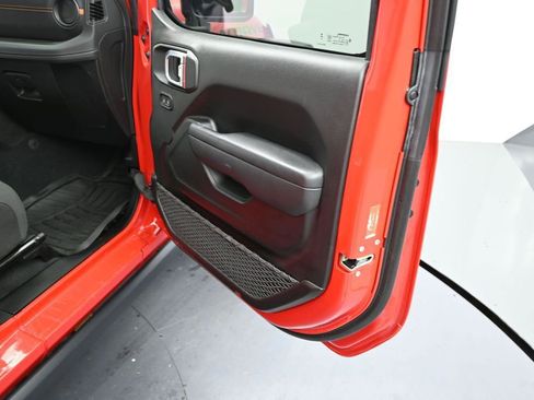 Used 2024 Jeep Gladiator Mojave AWD/4WD image 7