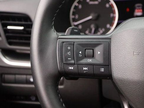 Used 2025 Nissan Rogue SV AWD/4WD image 12