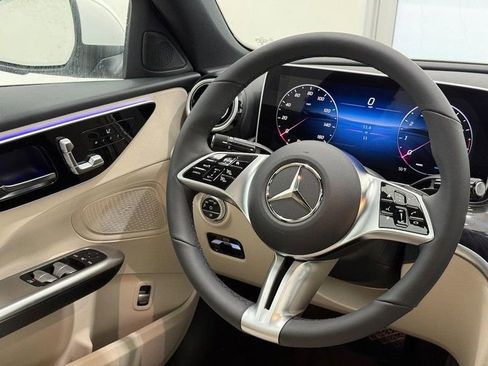 New 2026 Mercedes-Benz C 300 4MATIC Sedan image 8