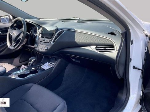 Used 2022 Chevrolet Malibu LS w/ Driver Confidence Package II FWD image 16