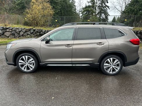 Used 2021 Subaru Ascent Limited w/ Technology Package image 2