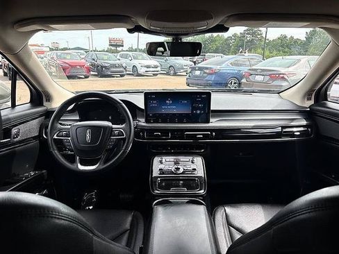 Used 2023 Lincoln Nautilus FWD image 39
