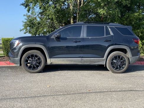 Used 2026 GMC Terrain Elevation w/ Elevation Premium Package FWD image 9