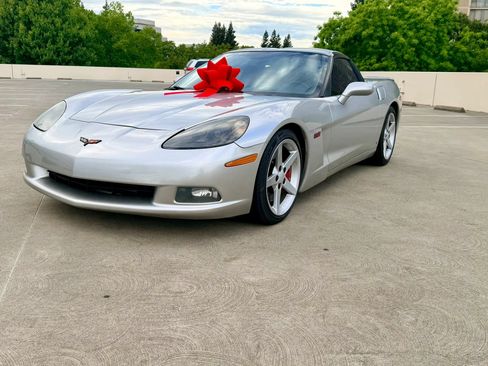 Used 2007 Chevrolet Corvette Coupe w/ Preferred Equipment Group RWD image 37