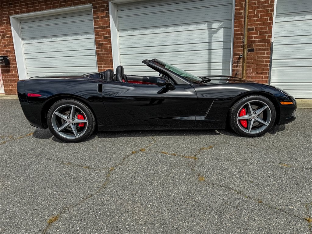 Used 2011 Chevrolet Corvette Convertible w/ Preferred Equipment Group RWD image 38