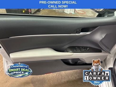 Used 2024 Toyota Camry SE image 11