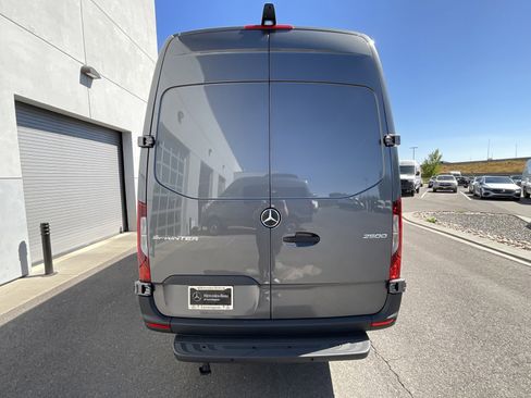 Used 2025 Mercedes-Benz Sprinter 2500 image 12