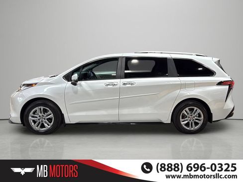 Used 2024 Toyota Sienna Limited AWD/4WD image 2