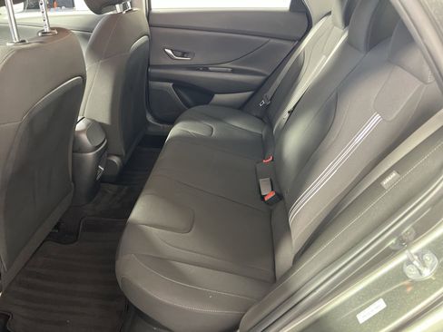 Used 2025 Hyundai Elantra Blue image 25