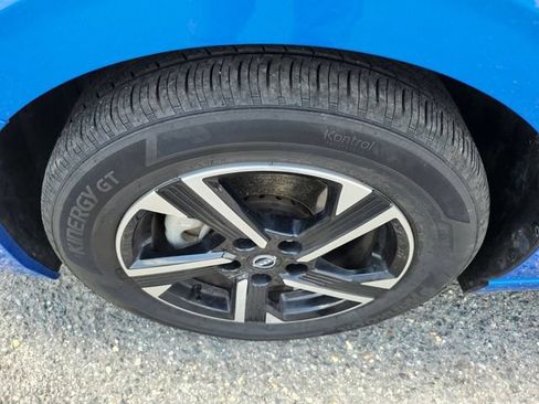 Used 2025 Nissan Sentra SV FWD image 21