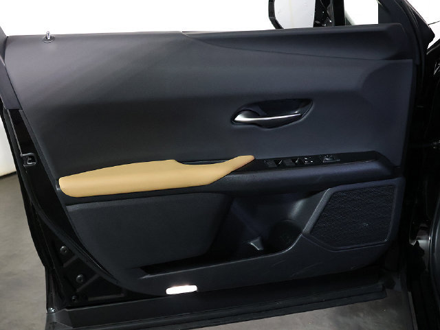 Used 2024 Lexus UX 250h AWD w/ Premium Package image 22