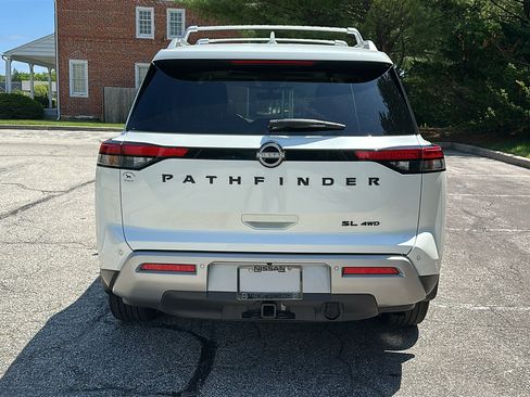 Certified 2024 Nissan Pathfinder SL w/ SL Premium Package AWD/4WD image 5