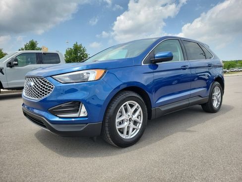 Used 2024 Ford Edge SEL w/ Convenience Package AWD/4WD image 2
