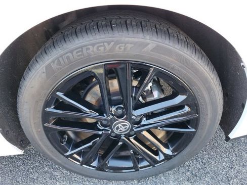 Certified 2025 Toyota Camry SE image 6