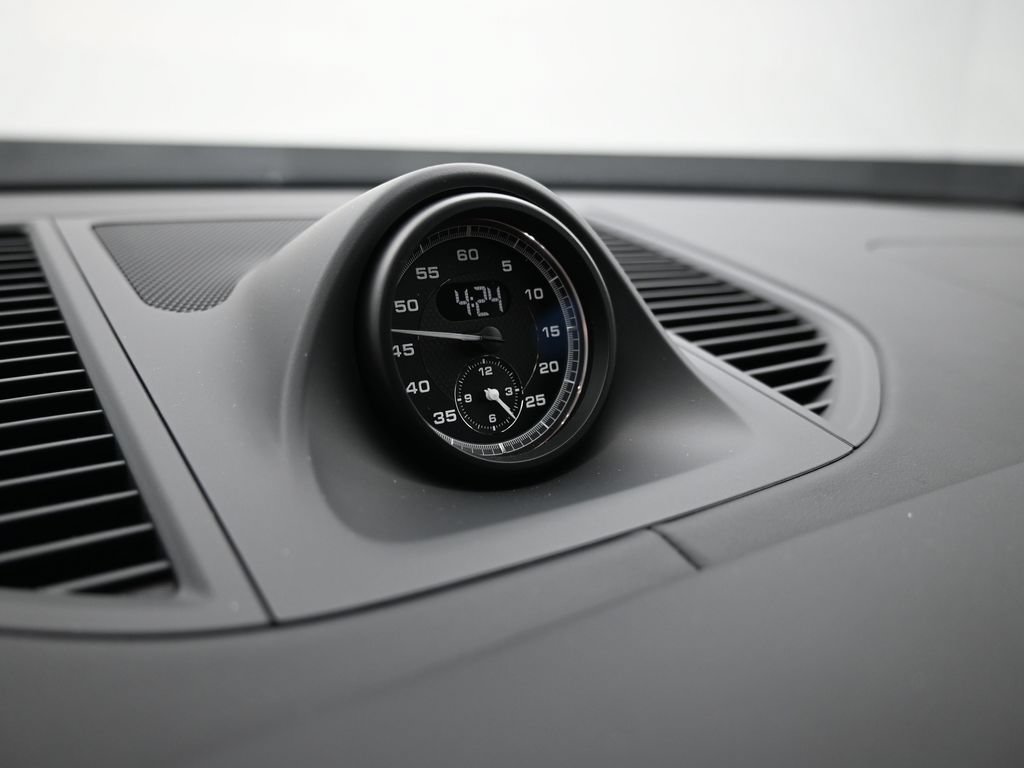 Certified 2026 Porsche Macan AWD/4WD image 14