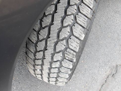 Used 2019 Toyota Tacoma TRD Off-Road AWD/4WD image 25