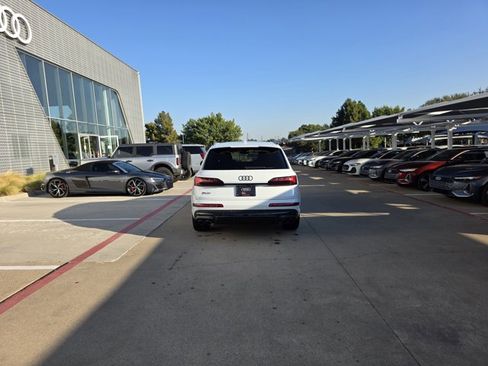 New 2026 Audi SQ7 Prestige image 6