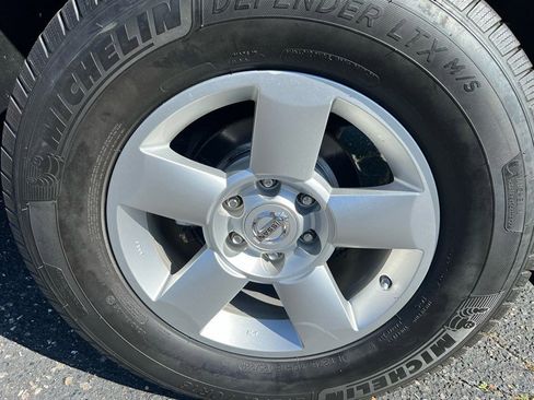 Used 2004 Nissan Titan SE AWD/4WD image 24