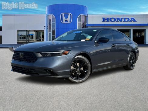 Used 2025 Honda Accord SE image 2