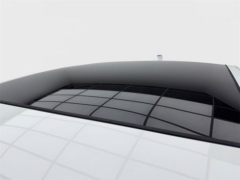 Used 2022 Jaguar XF R-Dynamic SE image 13