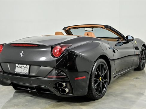 Used 2010 Ferrari California RWD image 10