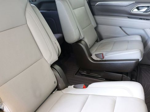 Used 2021 GMC Yukon XL SLT w/ SLT Premium Package image 40