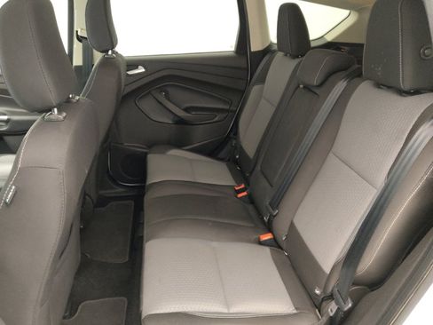 Used 2019 Ford Escape SE FWD image 18