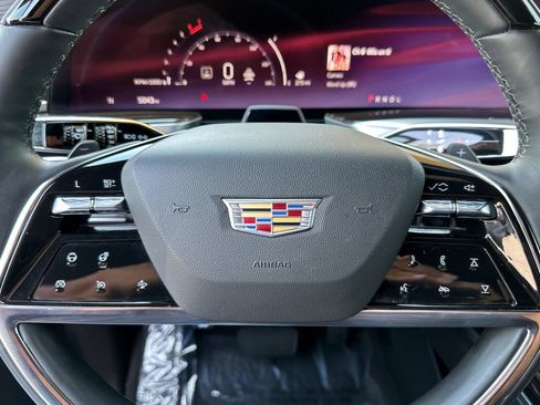 Used 2025 Cadillac Escalade Luxury w/ LPO, Floor Liner Package RWD image 28