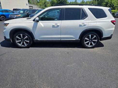 Used 2023 Honda Pilot Touring image 2