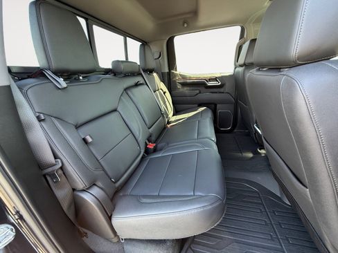 Used 2022 GMC Sierra 1500 SLT w/ SLT Premium Plus Package AWD/4WD image 18