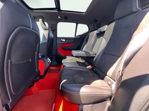 Used 2019 Volvo XC40 T5 R-Design AWD/4WD image 19