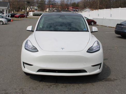 Used 2022 Tesla Model Y Long Range image 3
