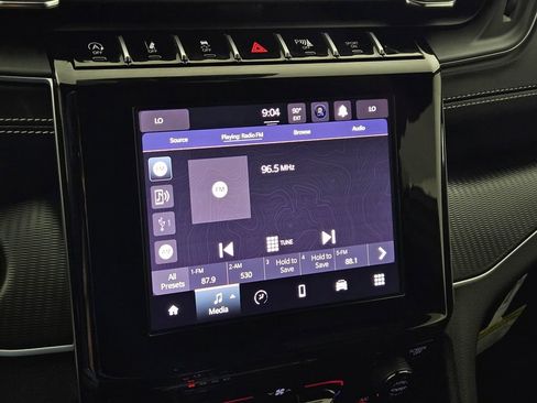 Used 2025 Jeep Grand Cherokee Laredo RWD image 13