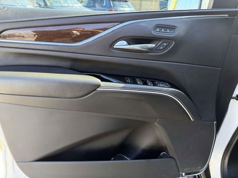 Used 2022 Cadillac Escalade ESV Sport Platinum image 17