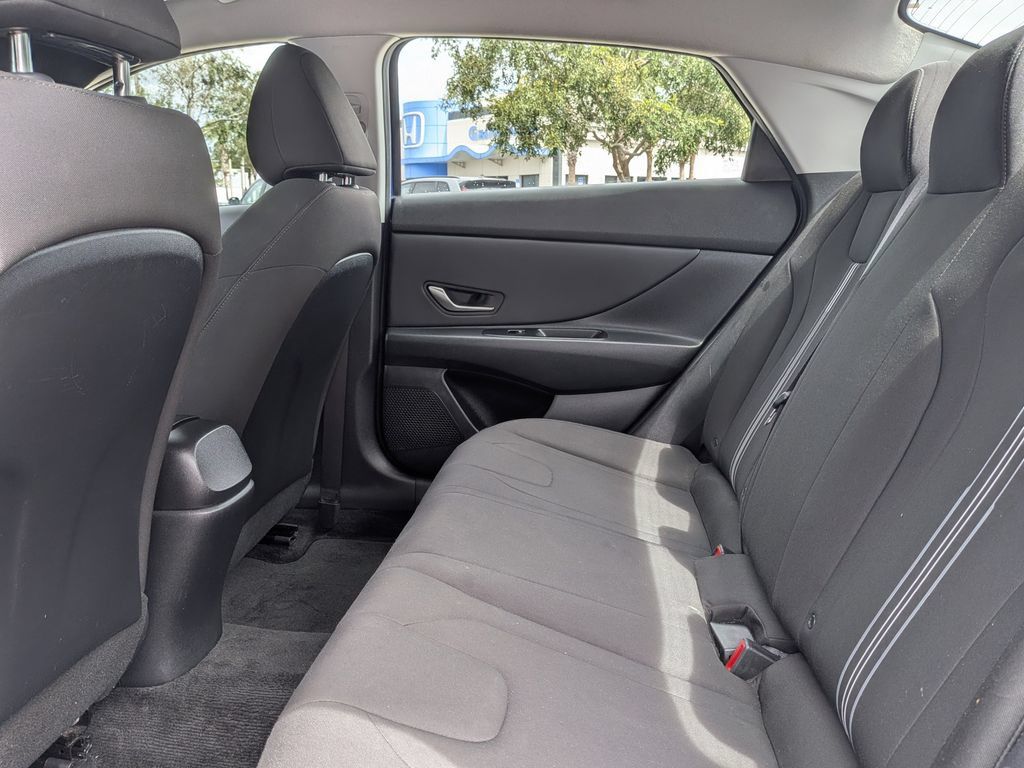 Used 2023 Hyundai Elantra SEL w/ Convenience Package FWD image 13