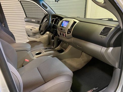 Used 2006 Toyota Tacoma PreRunner RWD image 13