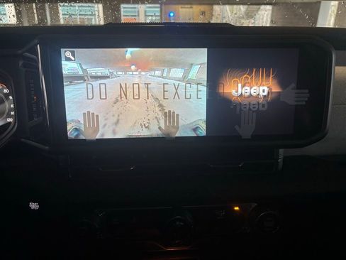 New 2025 Jeep Gladiator Sport AWD/4WD image 16