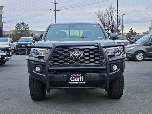 Used 2020 Toyota Tacoma TRD Off-Road w/ Technology Package image 11