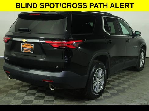 Used 2023 Chevrolet Traverse LT FWD image 9